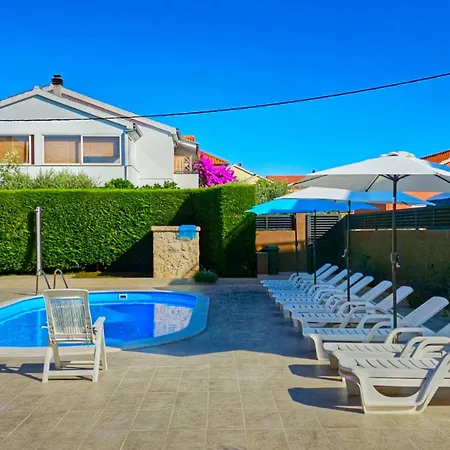 Villa & Pool Retreat