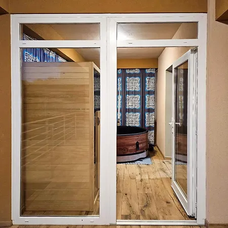 & Pool Retreat Вилла Бибинье