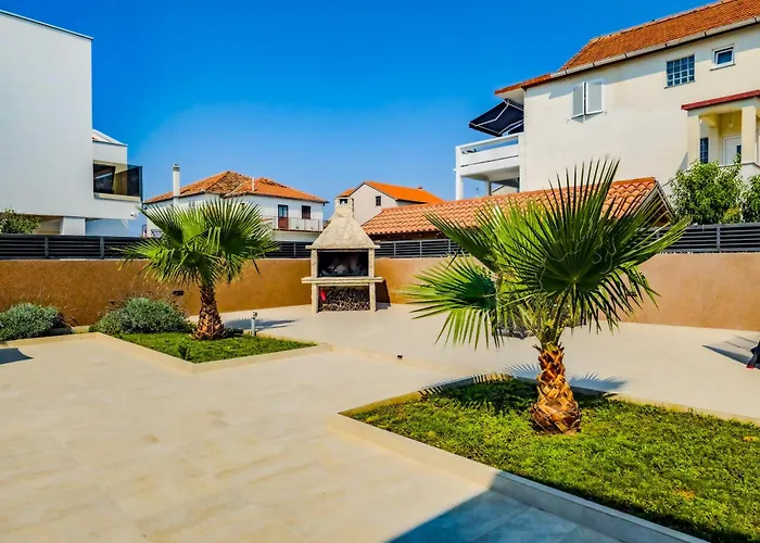 Daire Pool Retreat *
