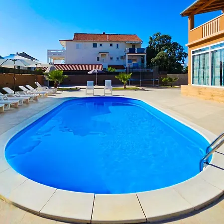 & Pool Retreat