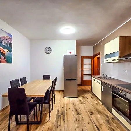 Lucija Retreat - Apartments With Pool, Bibinje