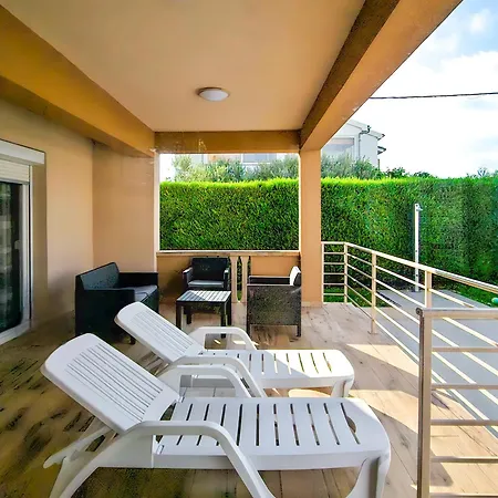 & Pool Retreat Villa Bibinje