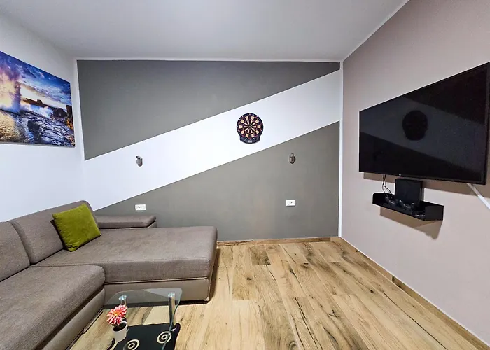 Pool Retreat Apartment